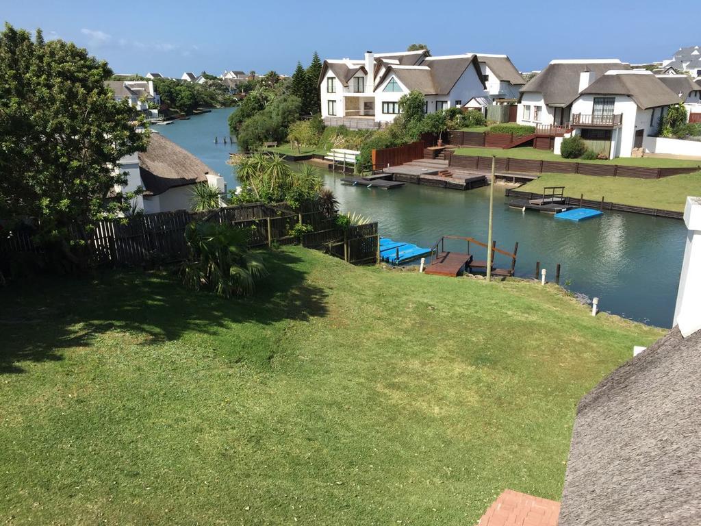 Thatch House On The Canals Villa St Francis Bay Exteriör bild